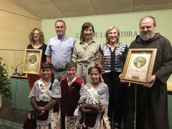 Representants de les entitats guardonades, autoritats, pubilles i hereu